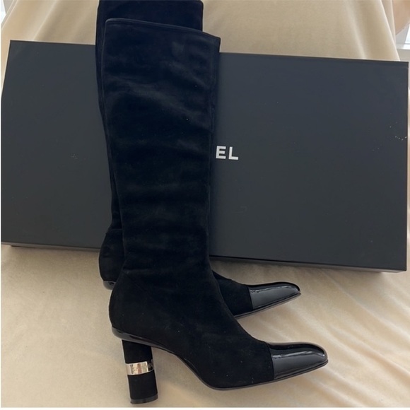 CHANEL 00A patent suede square toe tall Boots
Size 35 5 - Picture 4 of 10